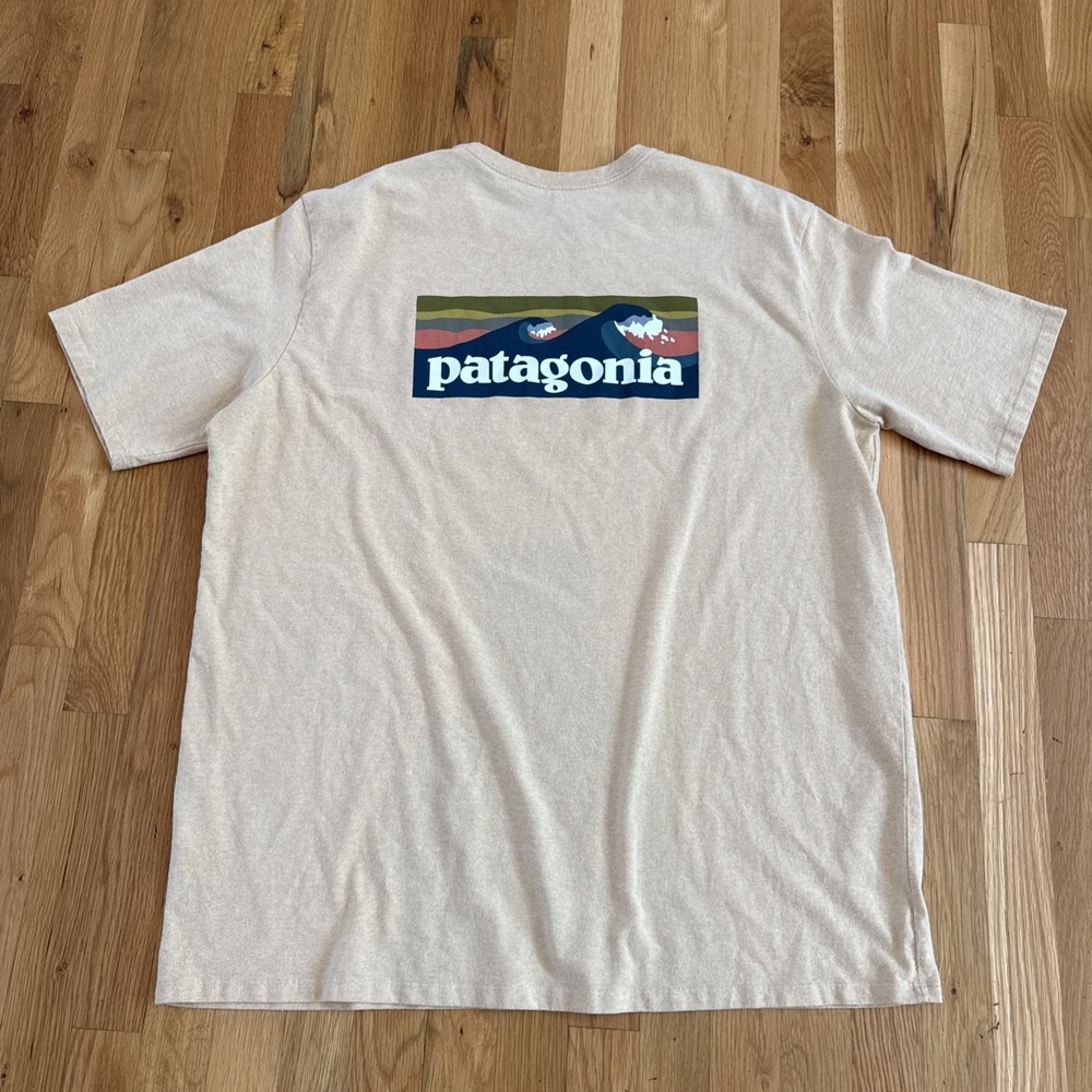 Patagonia Responsibili Tee‎ Shirt Mens XXL Tan Pocket Graphic Back Regular Fit - Picture 3 of 4